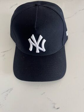New York Yankees Navy Baseball Cap with White Logo
